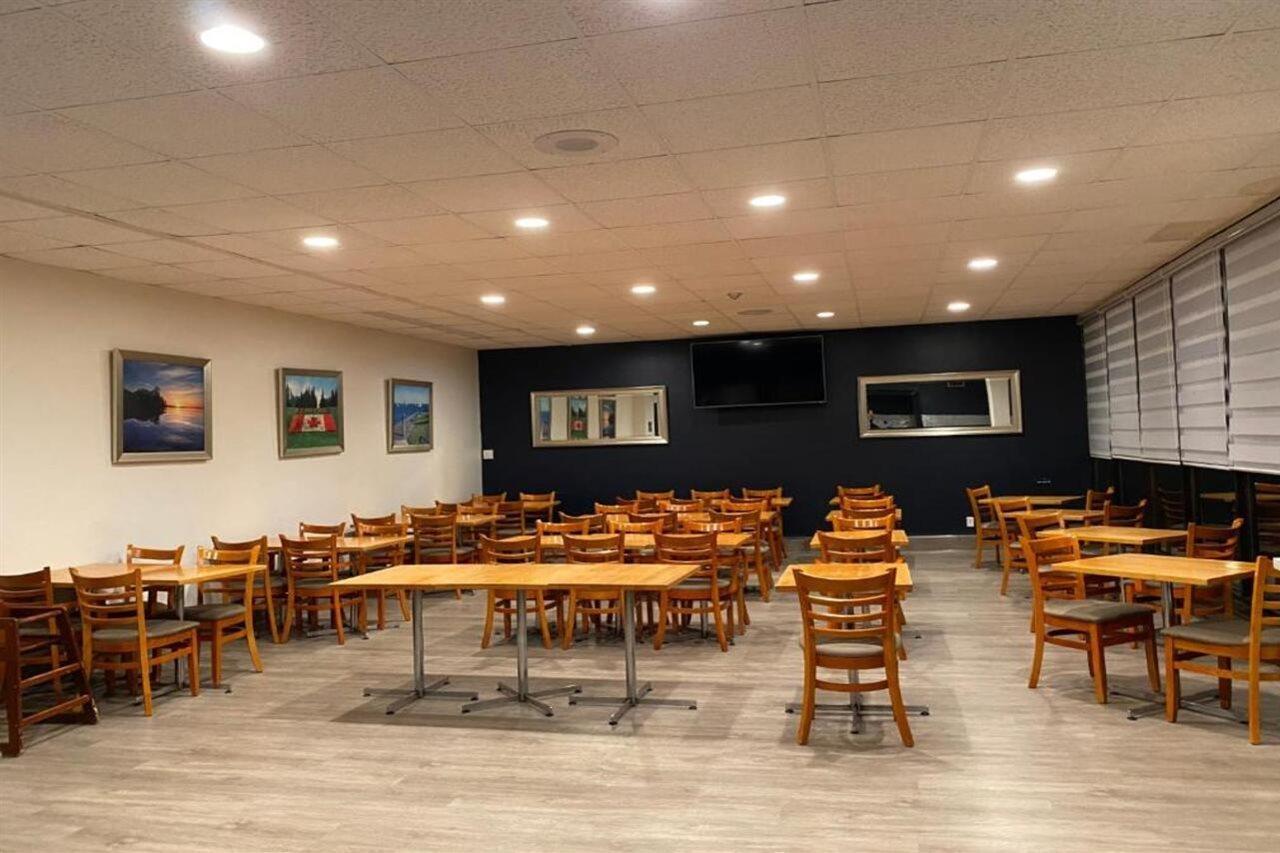 라마다 온 더 베이 컨퍼런스 리조트 벨빌 벨리빌 외부 사진